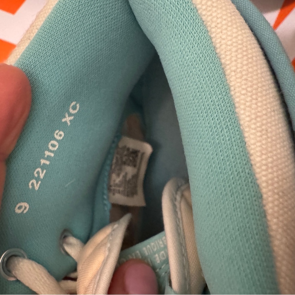 Nike AJKO 1 Aqua and White Athletic Shoes 9 - Picture 6 of 8